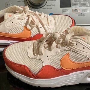 EXCELLENT LIKE NEW, Ladies Nike. Worn ONCE